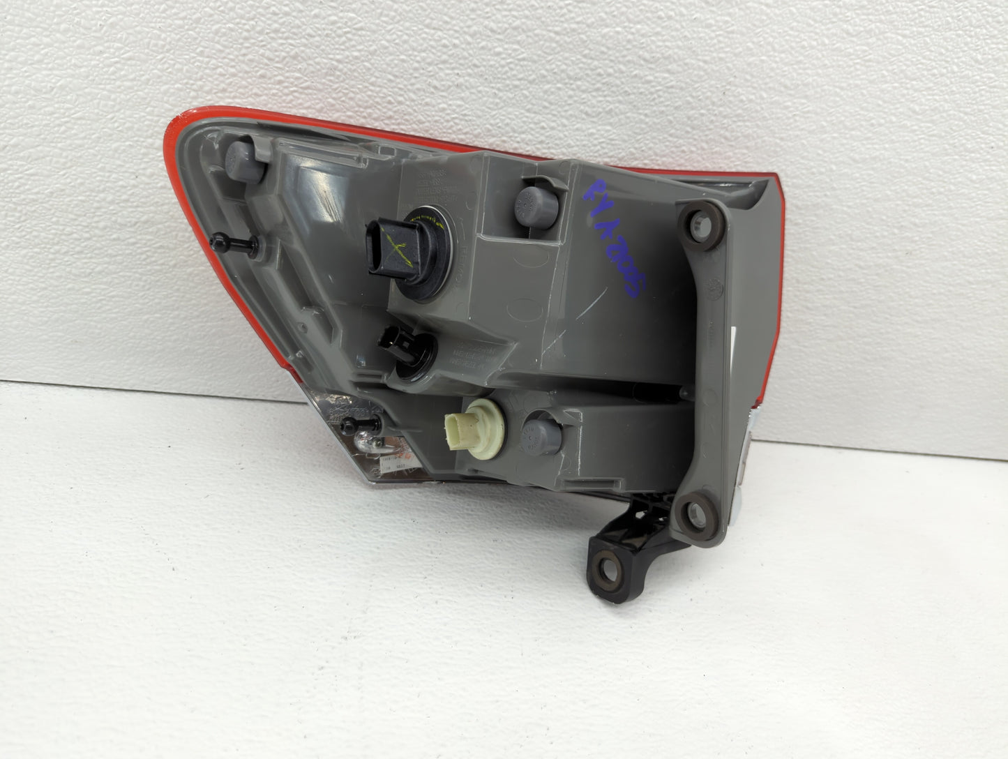 2015-2022 Jeep Grand Cherokee Tail Light Assembly Driver Left OEM P/N:HTC 4028 15 A P68110000AD Fits OEM Used Auto Parts - O