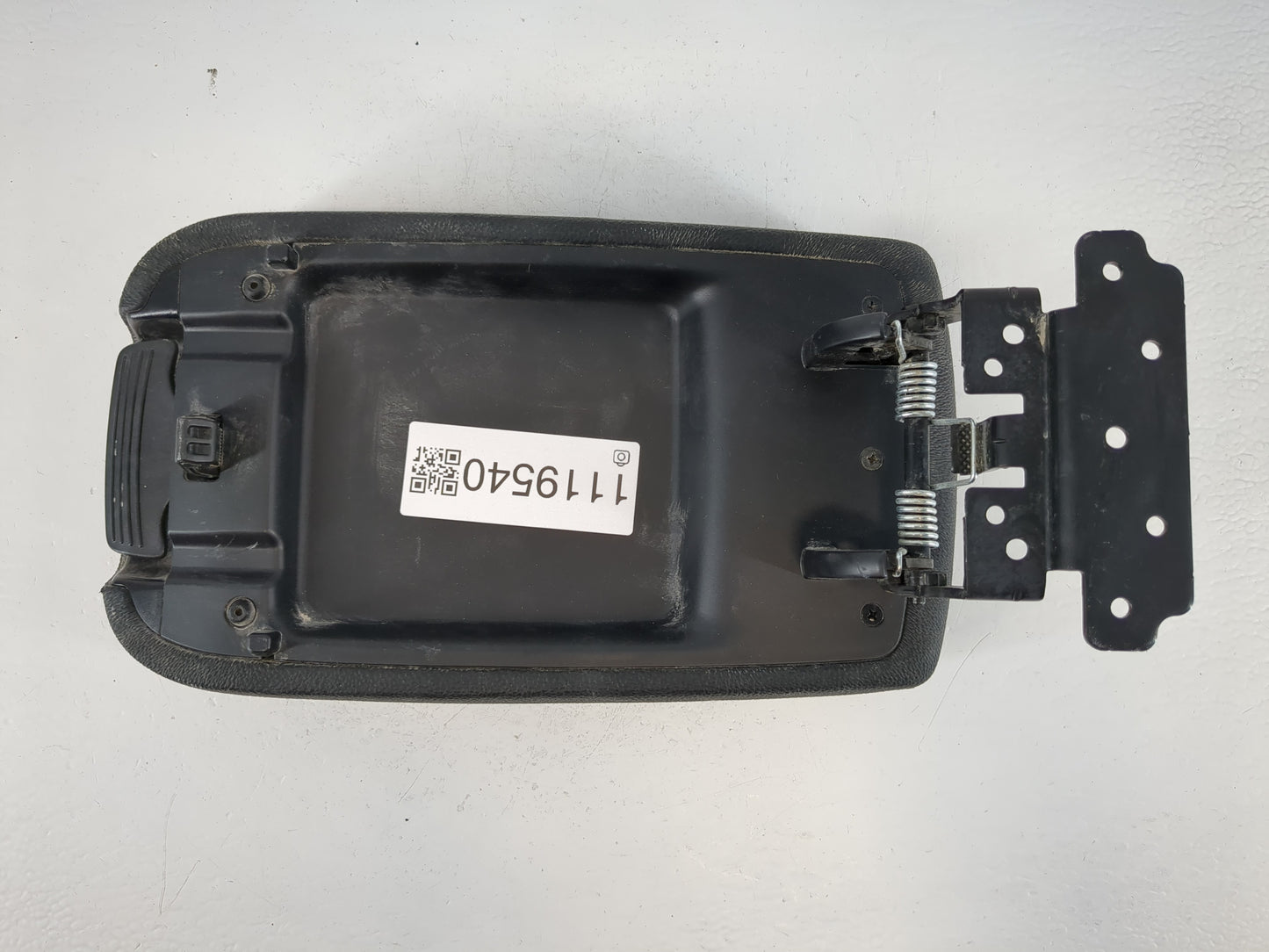 2019-2022 Kia Forte Center Console Armrest Cover Lid P/N:6449 Fits Fits 2019 2020 2021 2022 OEM Used Auto Parts - Oemusedaut