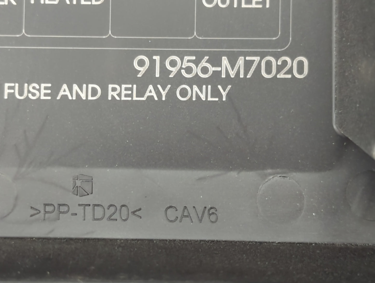 2019-2020 Kia Forte Fusebox Fuse Box Panel Relay Module P/N:91956-M7020 Fits Fits 2019 2020 OEM Used Auto Parts - Oemusedaut
