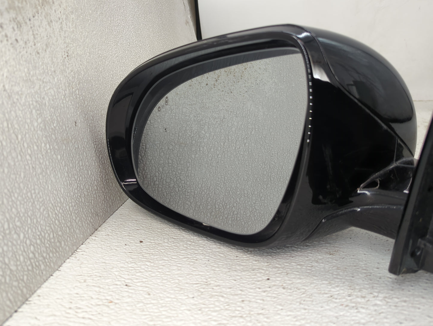 2017-2020 Kia Sorento Driver Side View Mirror - Left Door Mirror OEM Used - Oemusedautoparts1.com