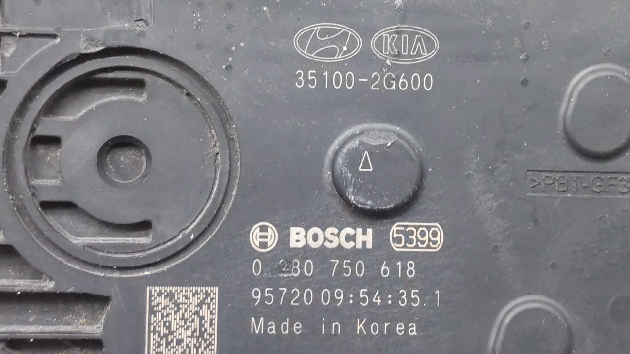 2016-2019 Kia Sorento Throttle Body P/N:35100-2G600 Fits Fits 2015 2016 2017 2018 2019 OEM Used Auto Parts - Oemusedautopart