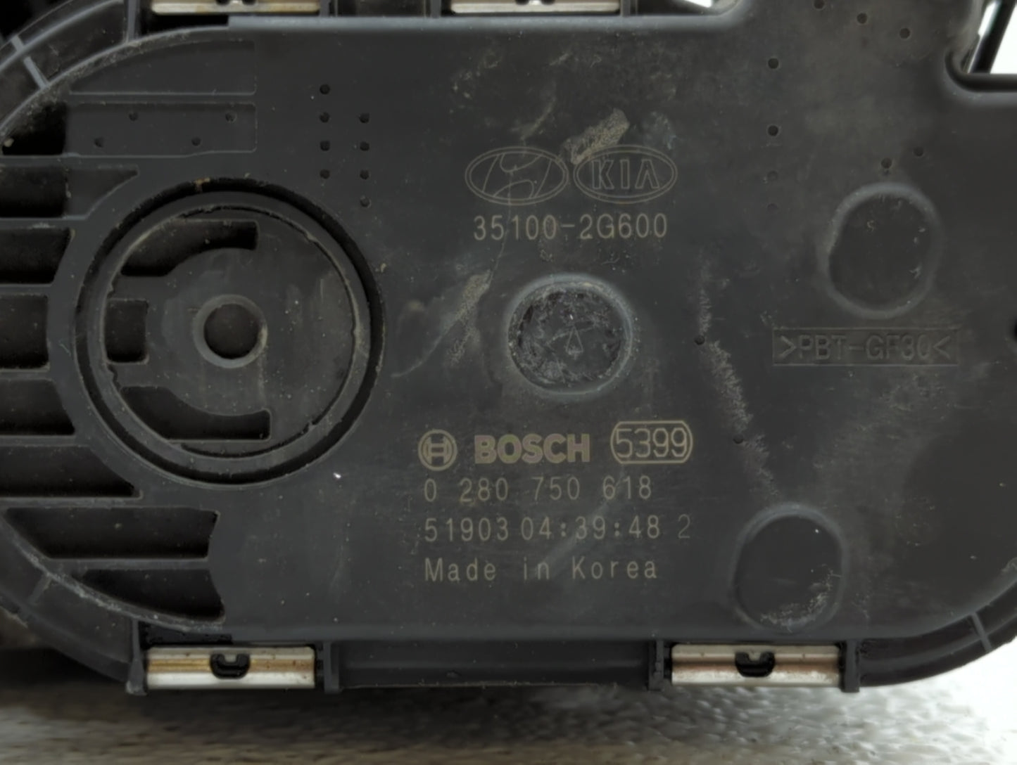 2016-2019 Kia Sorento Throttle Body P/N:0 280 750 618 35100-2G600 Fits Fits 2015 2016 2017 2018 2019 OEM Used Auto Parts - O