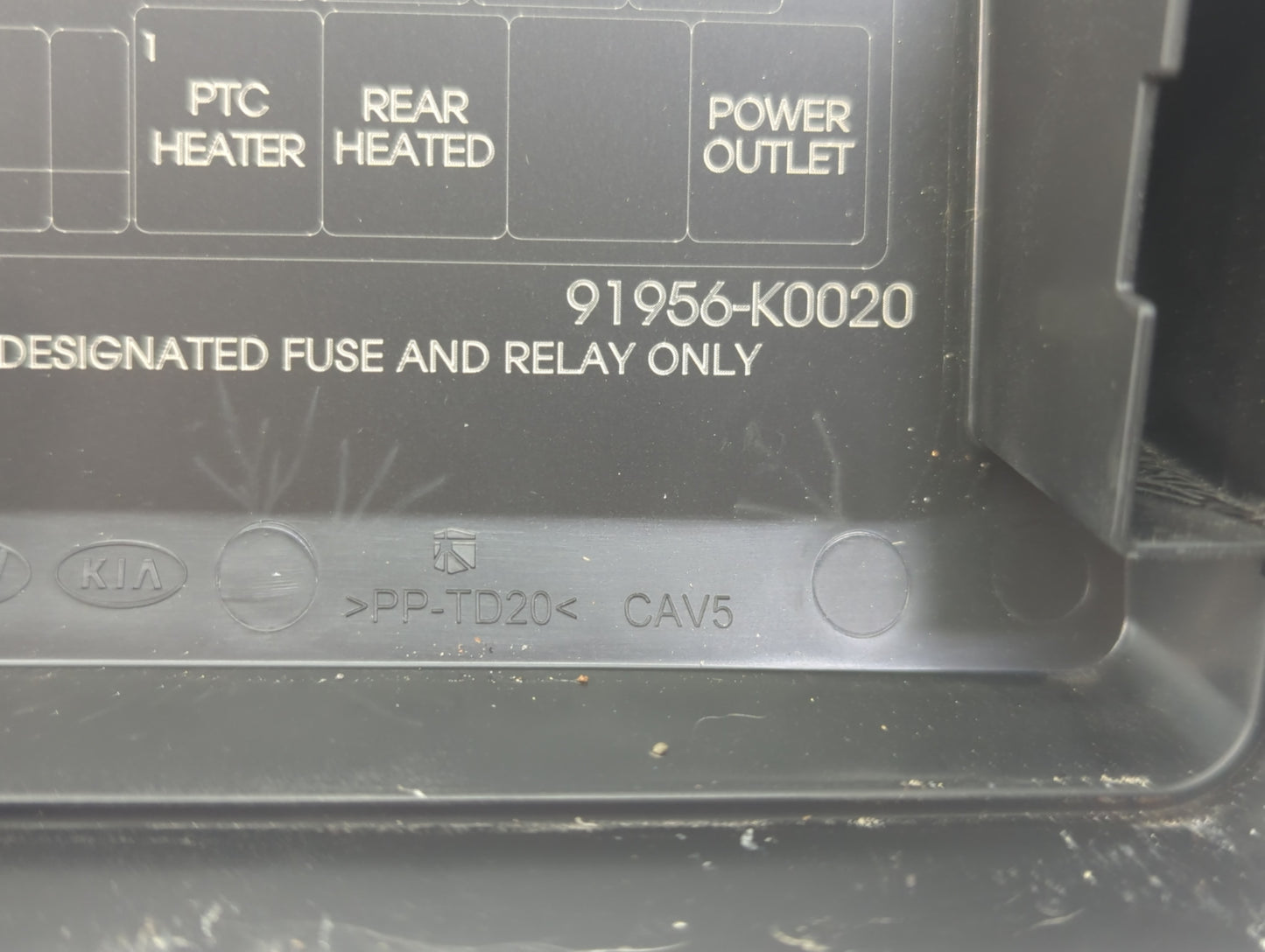 2020-2021 Kia Soul Fusebox Fuse Box Panel Relay Module P/N:91956-K0020 Fits Fits 2020 2021 OEM Used Auto Parts - Oemusedauto
