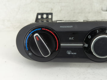2020-2021 Kia Soul Climate Control Module Temperature AC/Heater Replacement P/N:97250-K0650 C20037-3060 Fits Fits 2020 2021 OEM Used Auto Parts