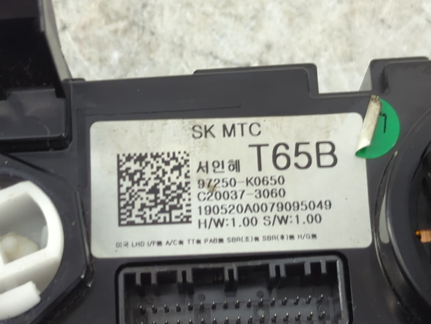 2020-2021 Kia Soul Climate Control Module Temperature AC/Heater Replacement P/N:97250-K0650 C20037-3060 Fits Fits 2020 2021
