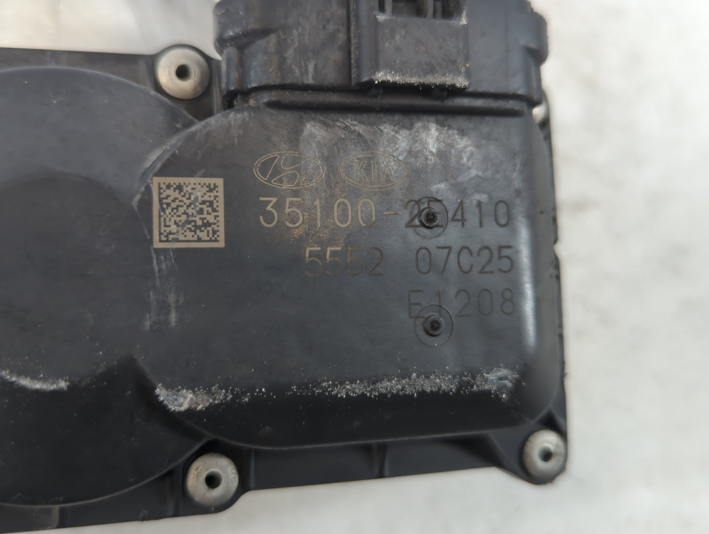 2020-2021 Kia Soul Throttle Body P/N:35100-2E410 Fits Fits 2020 2021 2022 OEM Used Auto Parts - Oemusedautoparts1.com