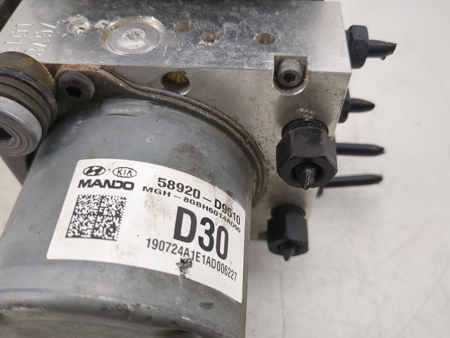 2020-2021 Kia Sportage ABS Pump Control Module Replacement P/N:58920-D9510 Fits Fits 2020 2021 OEM Used Auto Parts - Oemused