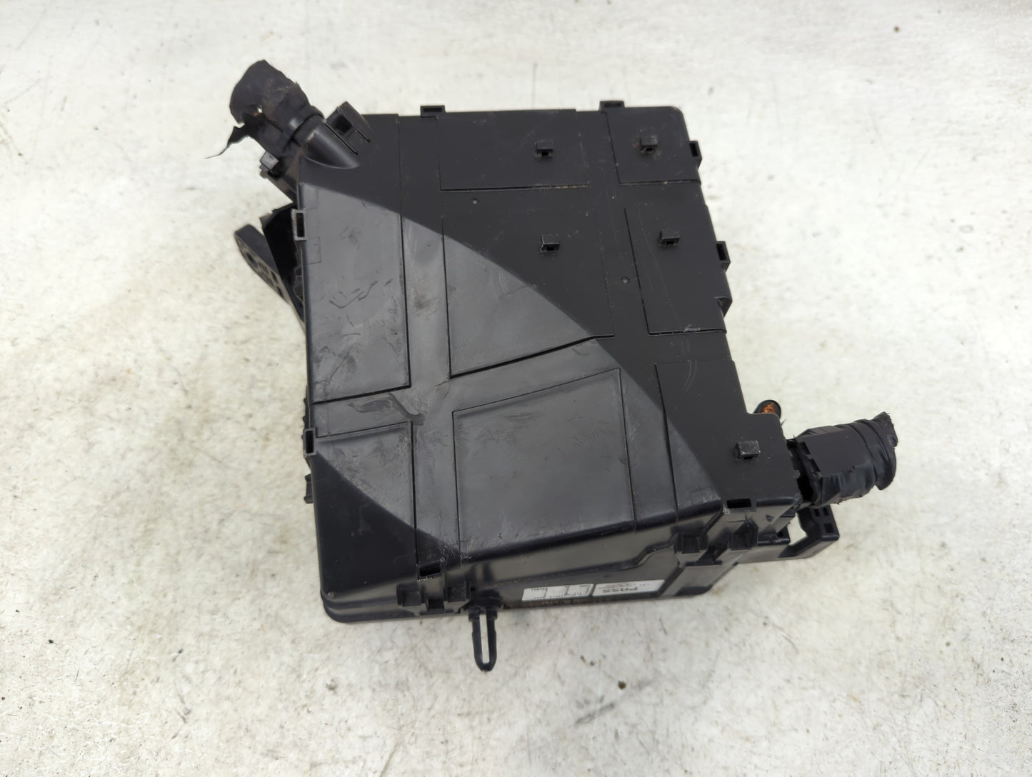 2020-2021 Kia Sportage Fusebox Fuse Box Panel Relay Module P/N:914F0-D9350 914F0D9350 Fits Fits 2020 2021 OEM Used Auto Part