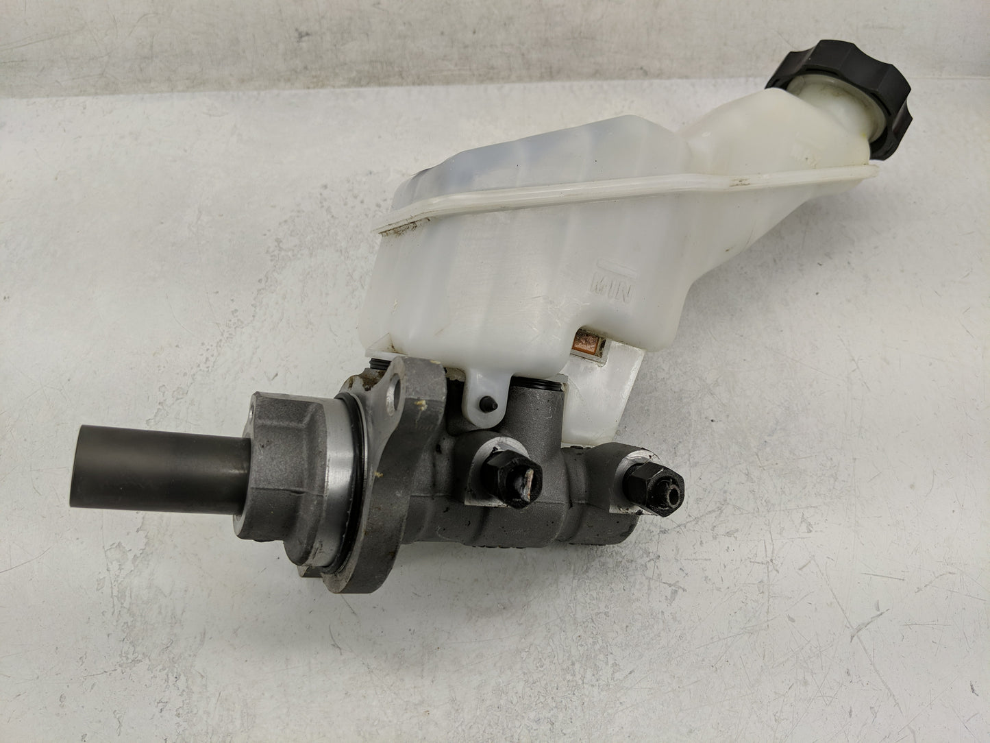 2020-2022 Kia Telluride Brake Master Cylinder 1311416 - Oemusedautoparts1.com