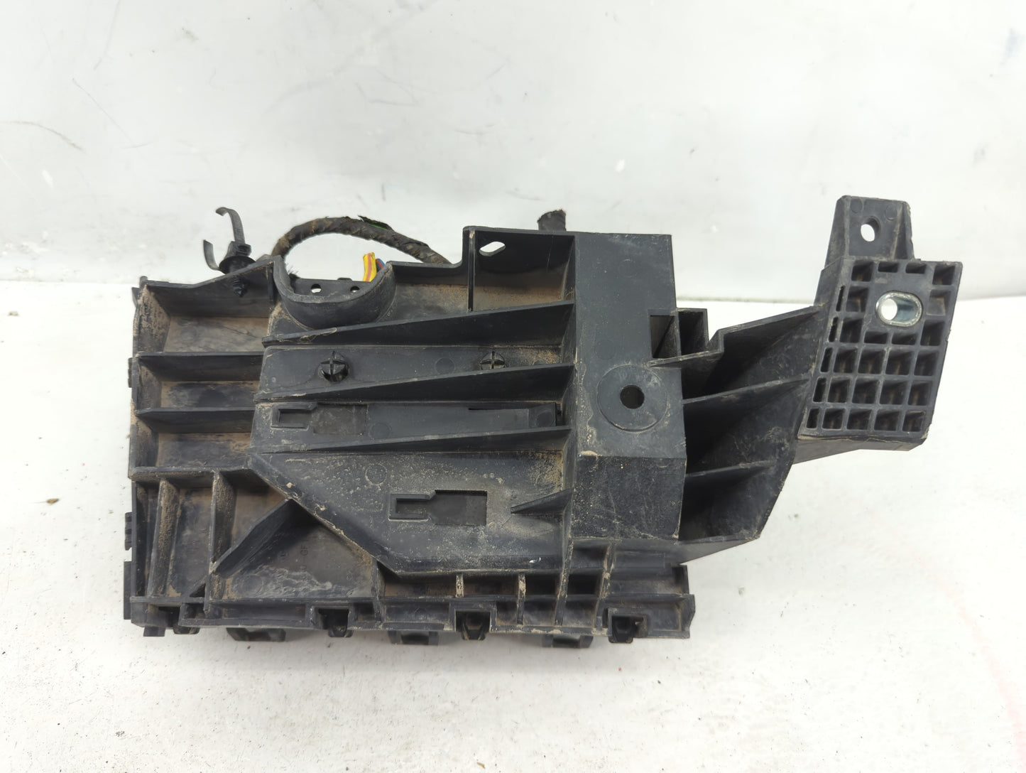 2019-2020 Lincoln Nautilus Fusebox Fuse Box Panel Relay Module P/N:G2GT14A075AA Fits Fits 2019 2020 OEM Used Auto Parts - Oe