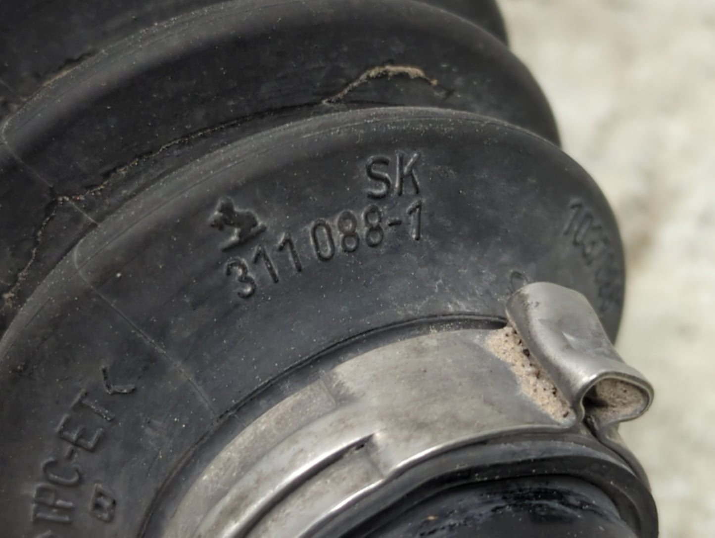 2020-2021 Mercedes-benz Cla250 Axle Shaft Front Driver Cv C/v - Oemusedautoparts1.com