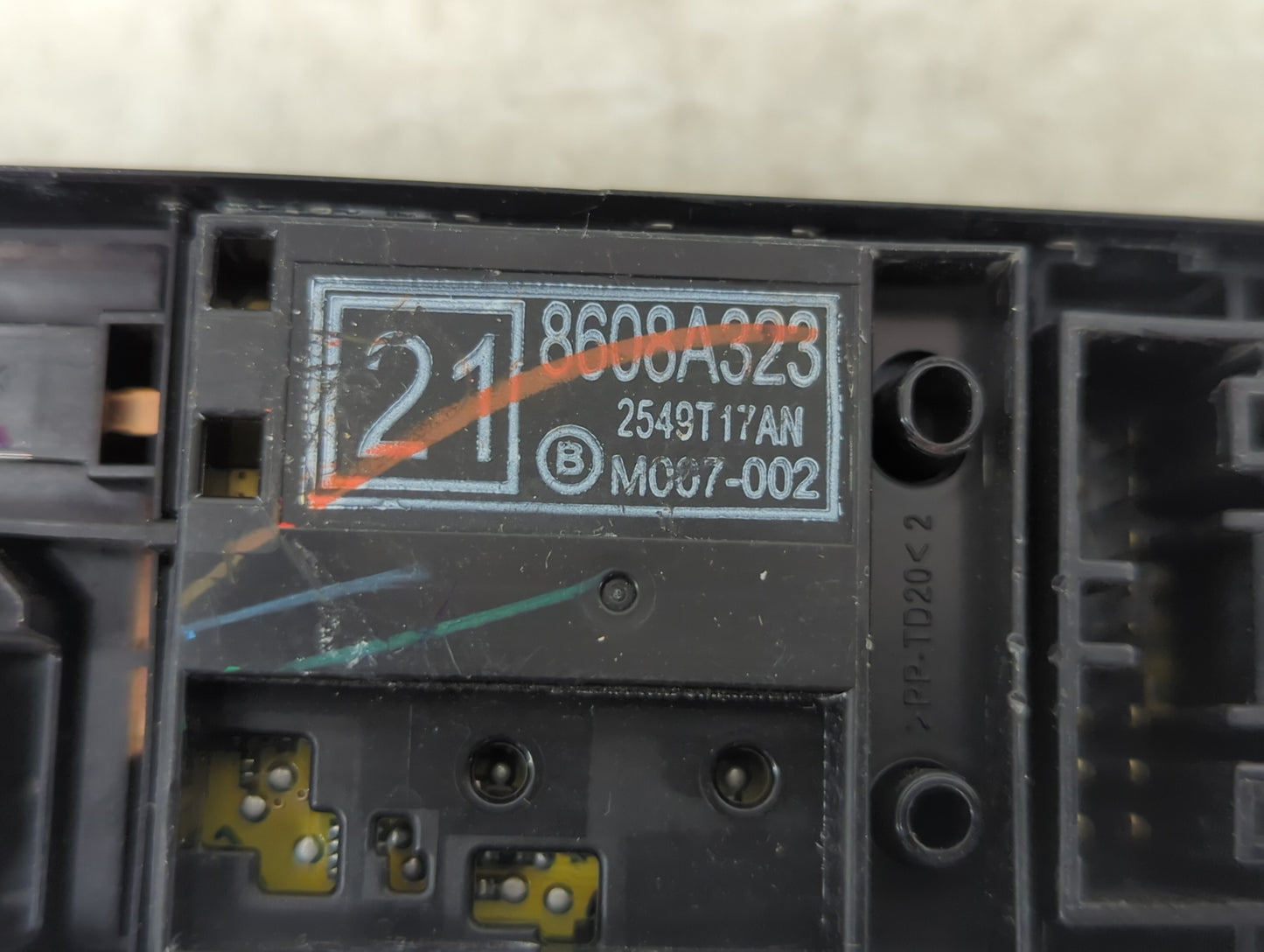 2018 Mitsubishi Eclipse Cross Master Power Window Switch Replacement Driver Side Left P/N:8608A323 Fits OEM Used Auto Parts