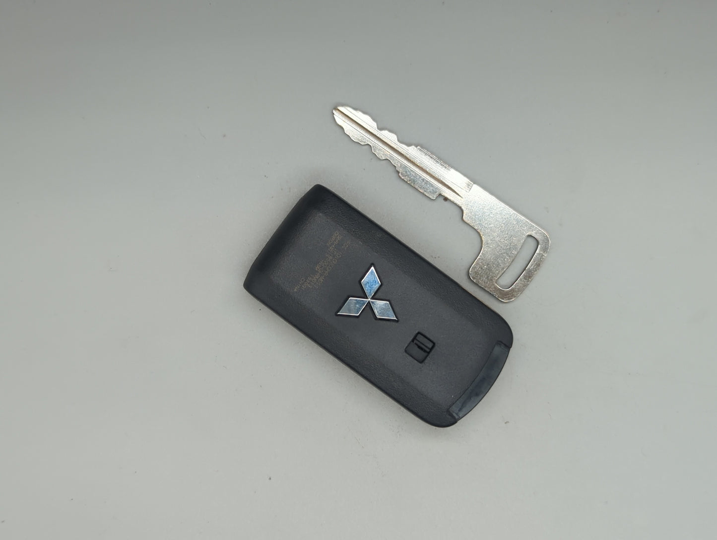 Mitsubishi Eclipse Cross Keyless Entry Remote Fob Oucghr-M013 Ghr-M013-Nsm - Oemusedautoparts1.com