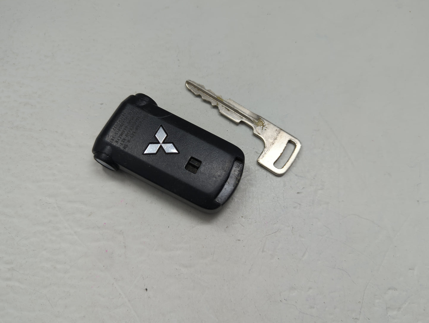Mitsubishi Outlander Keyless Entry Remote Fob OUC644M-KEY-N G8D-644M-KEY-M - Oemusedautoparts1.com