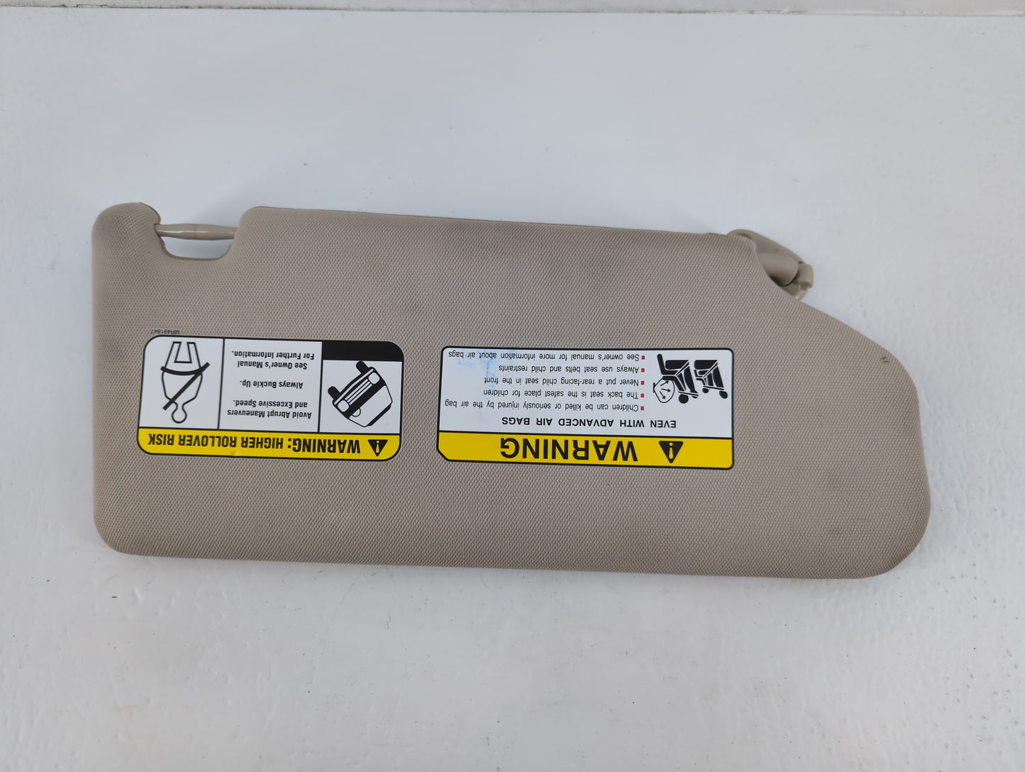 2020 Mitsubishi Outlander Sun Visor Shade Replacement Passenger Right Mirror Fits OEM Used Auto Parts - Oemusedautoparts1.co