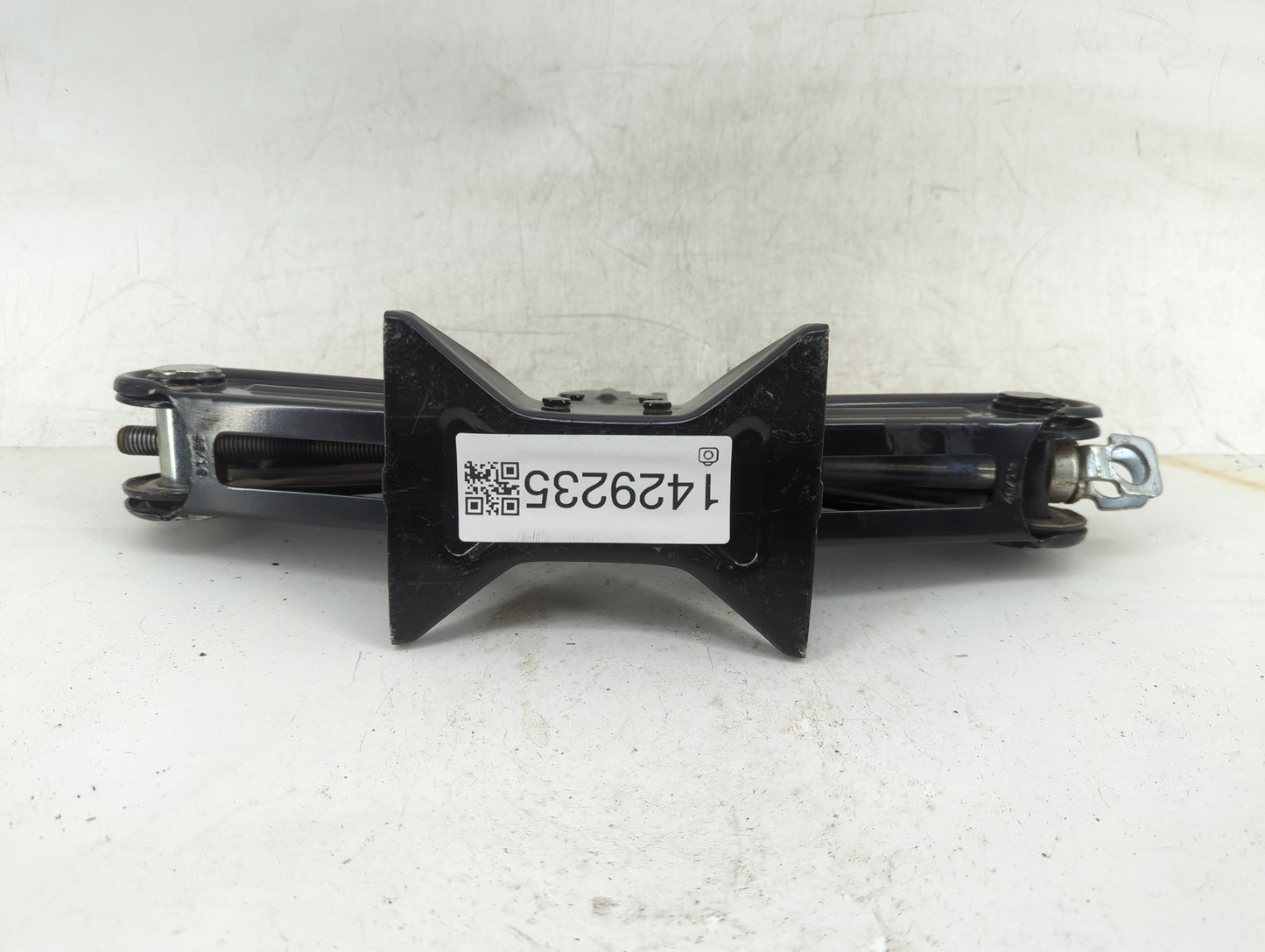 2020 Nissan Kicks Spare Scissor Car Jack - Oemusedautoparts1.com