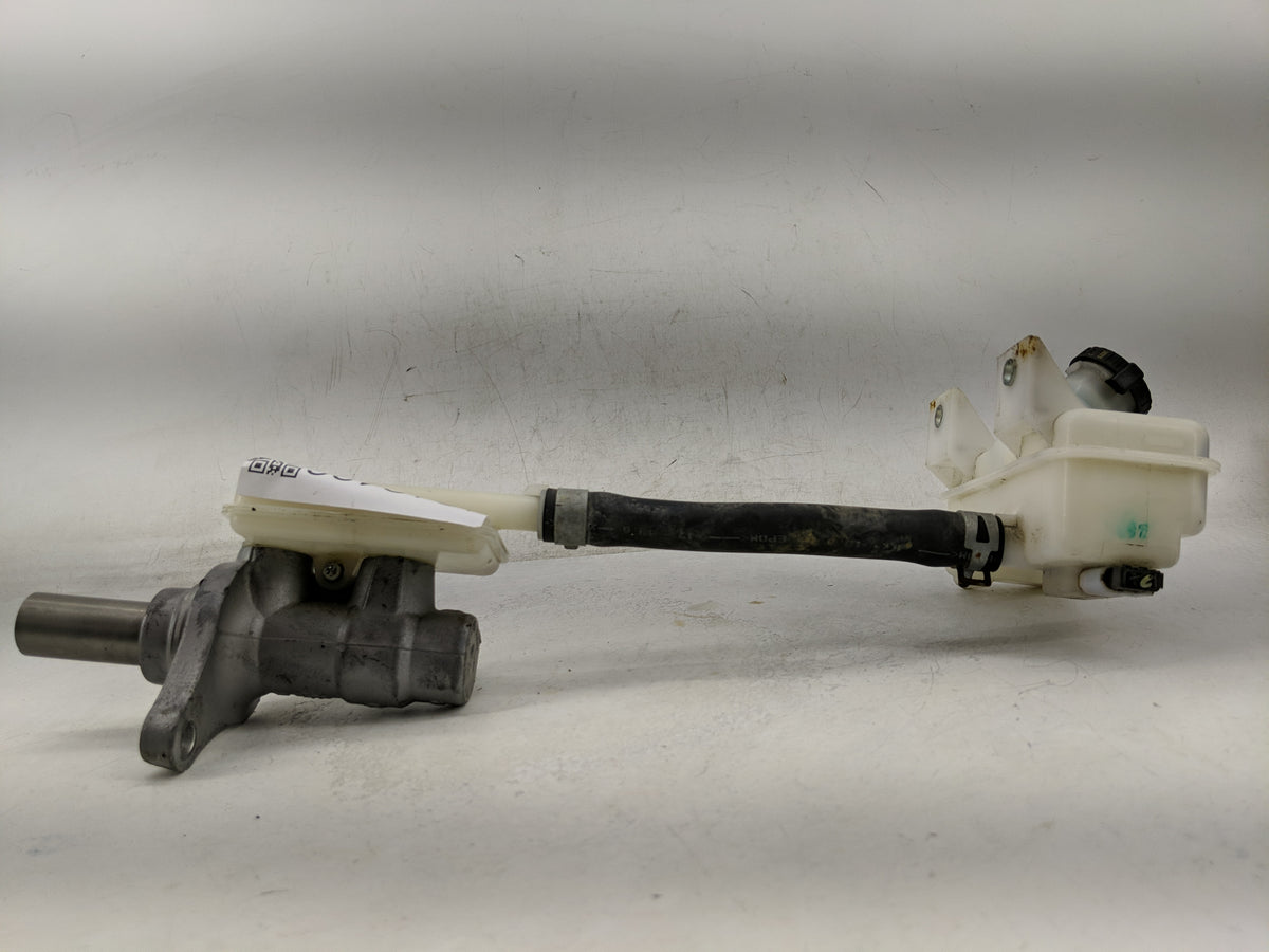 2014-2020 Nissan Nv200 Brake Master Cylinder 1312486 - Oemusedautoparts1.com