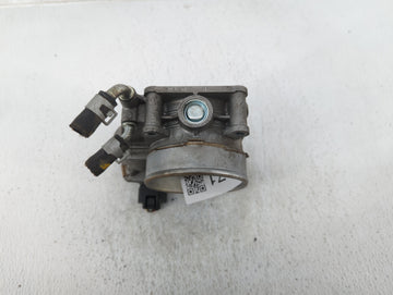 2017-2020 Nissan Pathfinder Throttle Body P/N:RME75-50 Fits Fits 2016 2017 2018 2019 2020 OEM Used Auto Parts