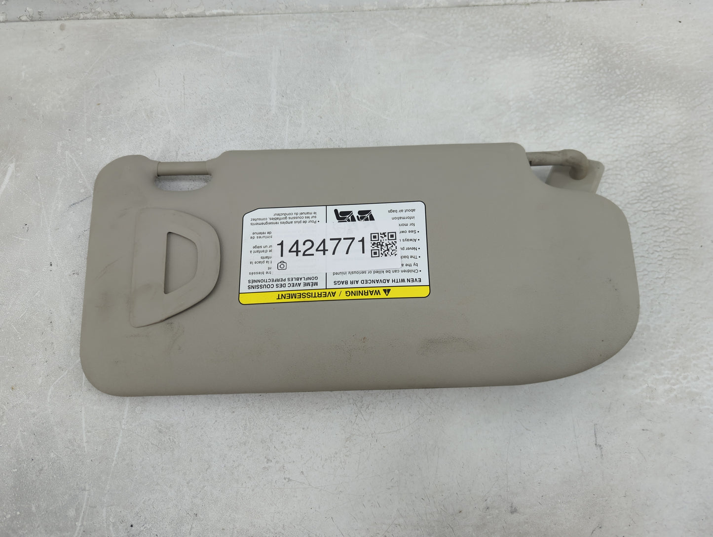 2019-2022 Nissan Rogue Sport Sun Visor Shade Replacement Driver Left Mirror Fits Fits 2019 2020 2021 2022 OEM Used Auto Part