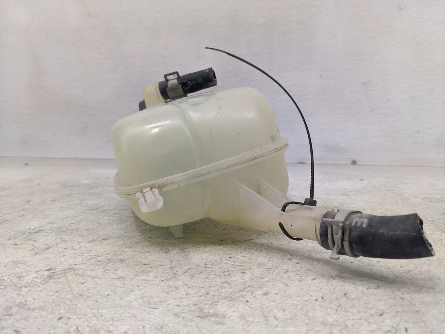 2020-2022 Nissan Sentra Radiator Coolant Overflow Expansion Tank Bottle 1366116 - Oemusedautoparts1.com