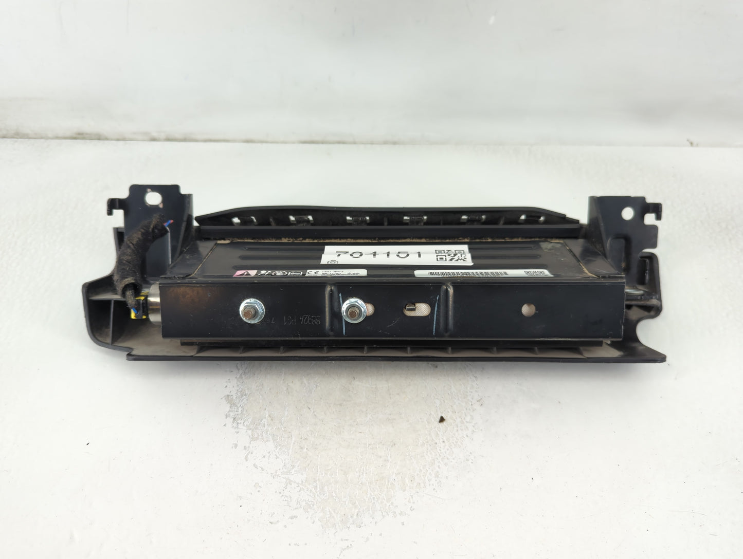 2020-2021 Nissan Sentra Air Bag Passenger Right Knee OEM P/N:WU6LB203170195 Fits Fits 2020 2021 OEM Used Auto Parts - Oemuse