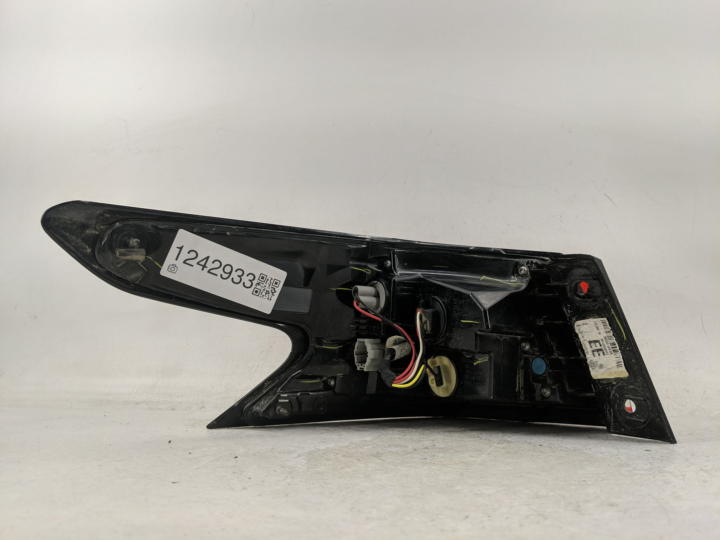 2020-2022 Nissan Versa Tail Light Assembly Passenger Right OEM P/N:26550 5EE0A Fits Fits 2020 2021 2022 OEM Used Auto Parts