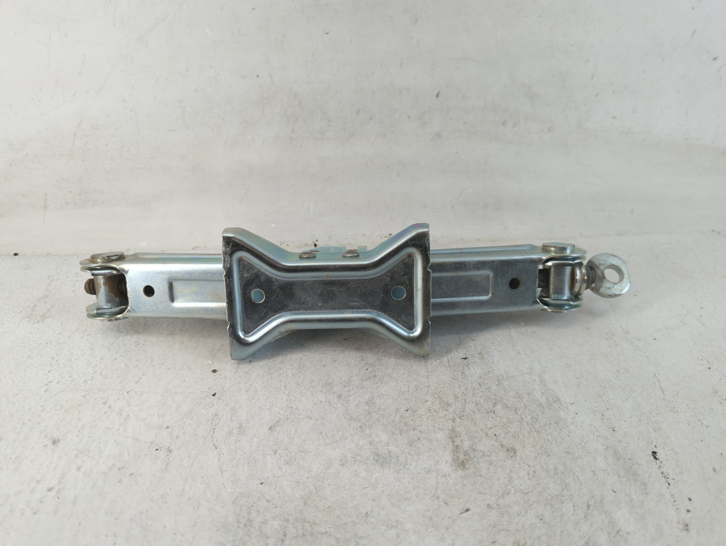 2020 Nissan Versa Spare Scissor Car Jack - Oemusedautoparts1.com