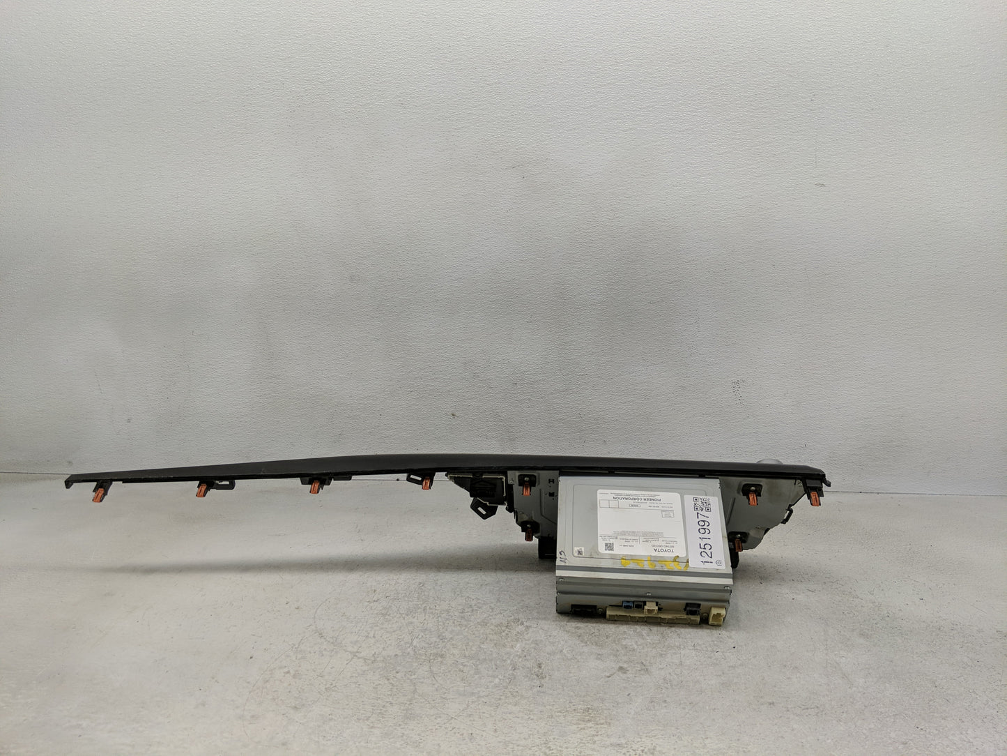 2018-2020 Toyota Camry Radio AM FM Cd Player Receiver Replacement P/N:86140-06D20 Fits Fits 2018 2019 2020 OEM Used Auto Par