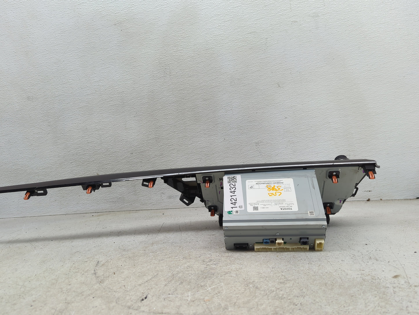 2018-2020 Toyota Camry Radio AM FM Cd Player Receiver Replacement P/N:86140-06D20 Fits Fits 2018 2019 2020 OEM Used Auto Par