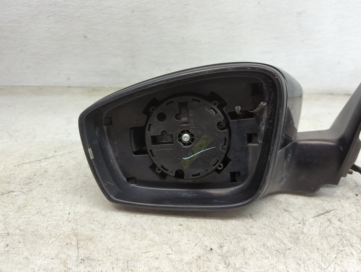 2020 Toyota Corolla Driver Side View Mirror - Left Door Mirror OEM Used - Oemusedautoparts1.com