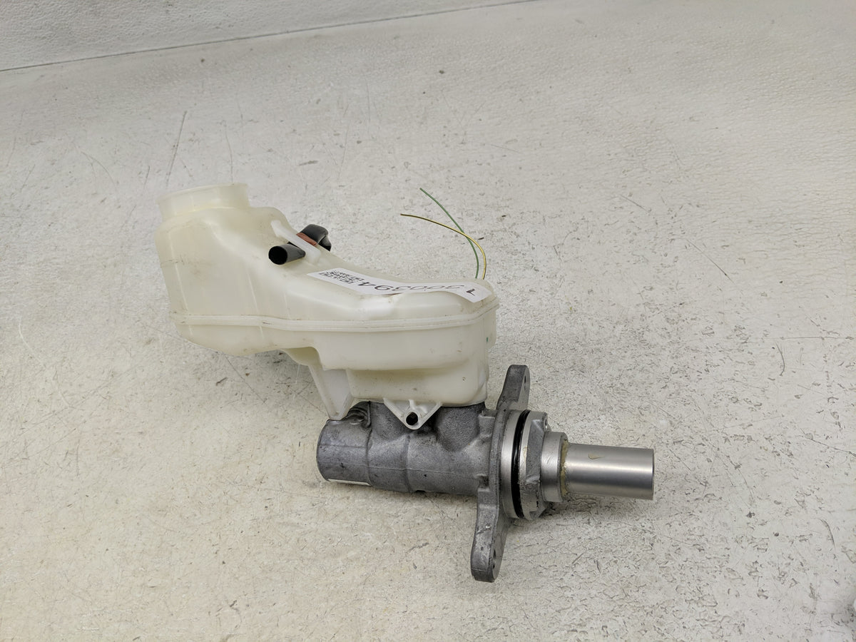 2019-2022 Toyota Rav4 Brake Master Cylinder 1300394 - Oemusedautoparts1.com