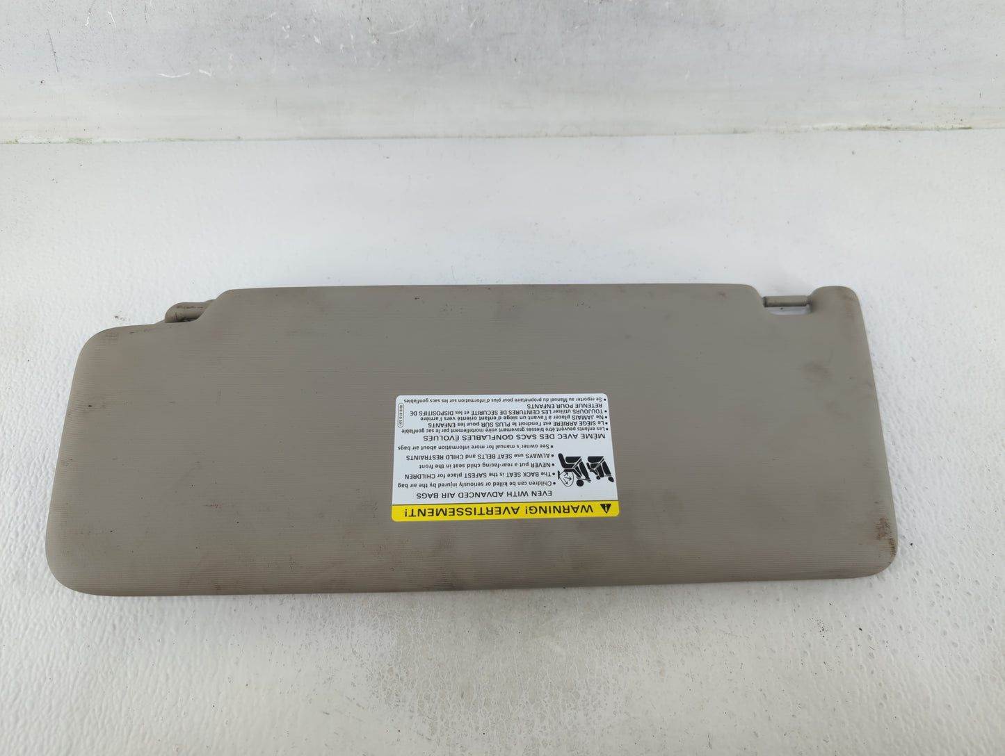 2020-2022 Volkswagen Atlas Sun Visor Shade Replacement Driver Left Mirror Fits Fits 2020 2021 2022 OEM Used Auto Parts - Oem