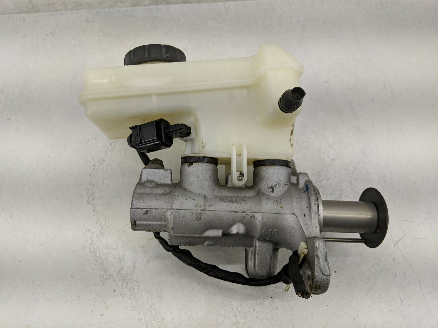 2019-2021 Volkswagen Jetta Brake Master Cylinder 1311523 - Oemusedautoparts1.com