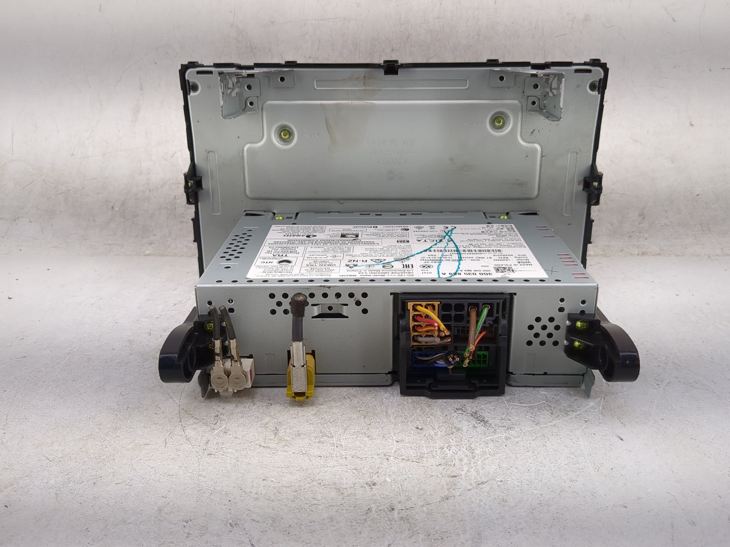 2018-2020 Volkswagen Tiguan Radio AM FM Cd Player Receiver Replacement P/N:3G0035869A L62VW2 Fits Fits 2018 2019 2020 OEM Us