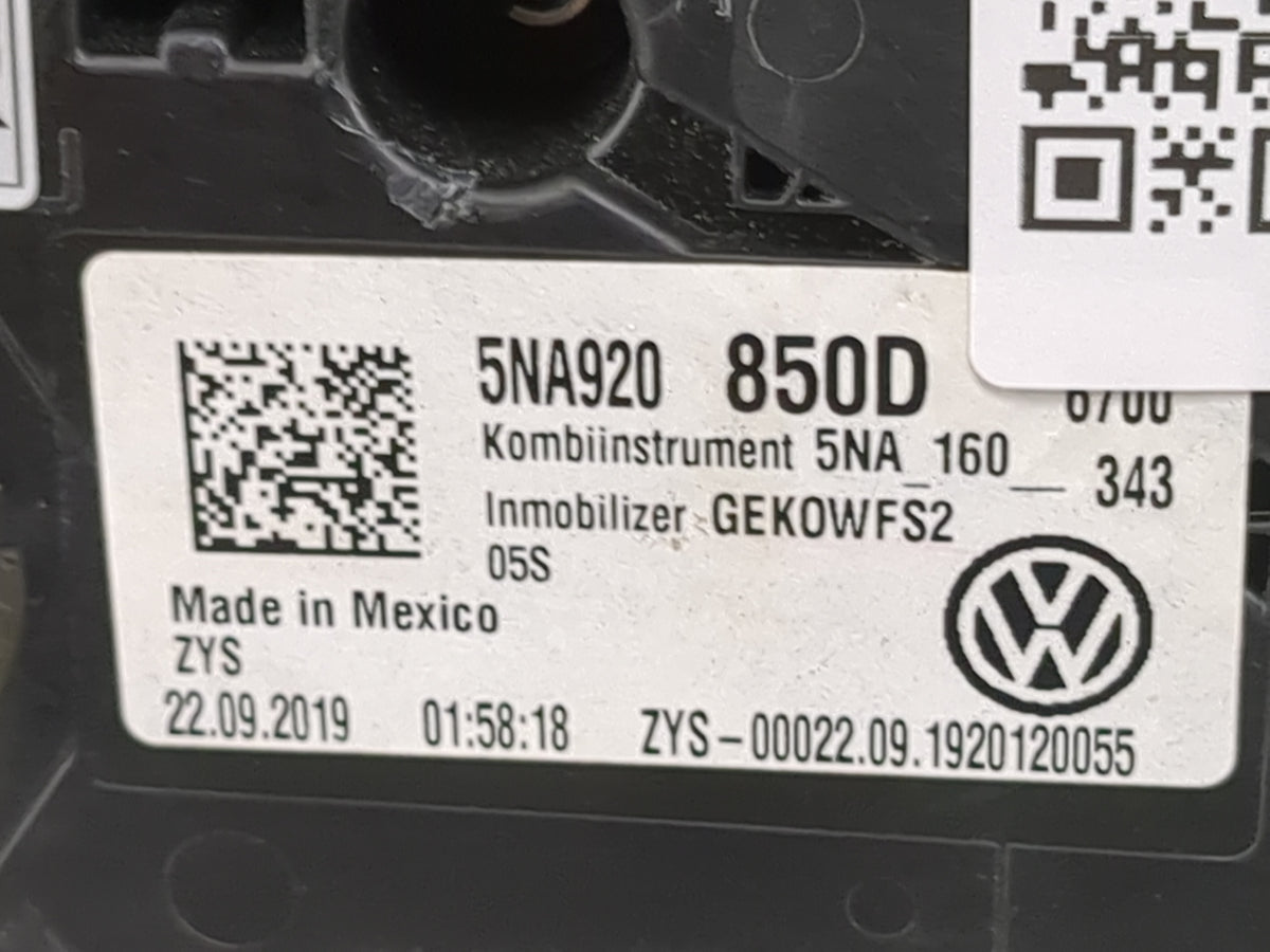 2020 Volkswagen Tiguan Instrument Cluster Speedometer Gauges P/N:5NA920850D Miles:55K Fits OEM Used Auto Parts - Oemusedauto