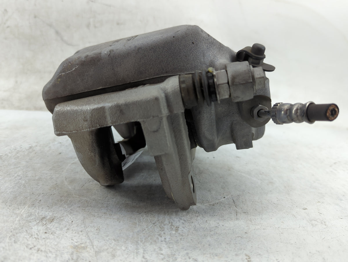 2019-2021 Bmw 330i Front Passenger Right Brake Caliper 1460922 - Oemusedautoparts1.com