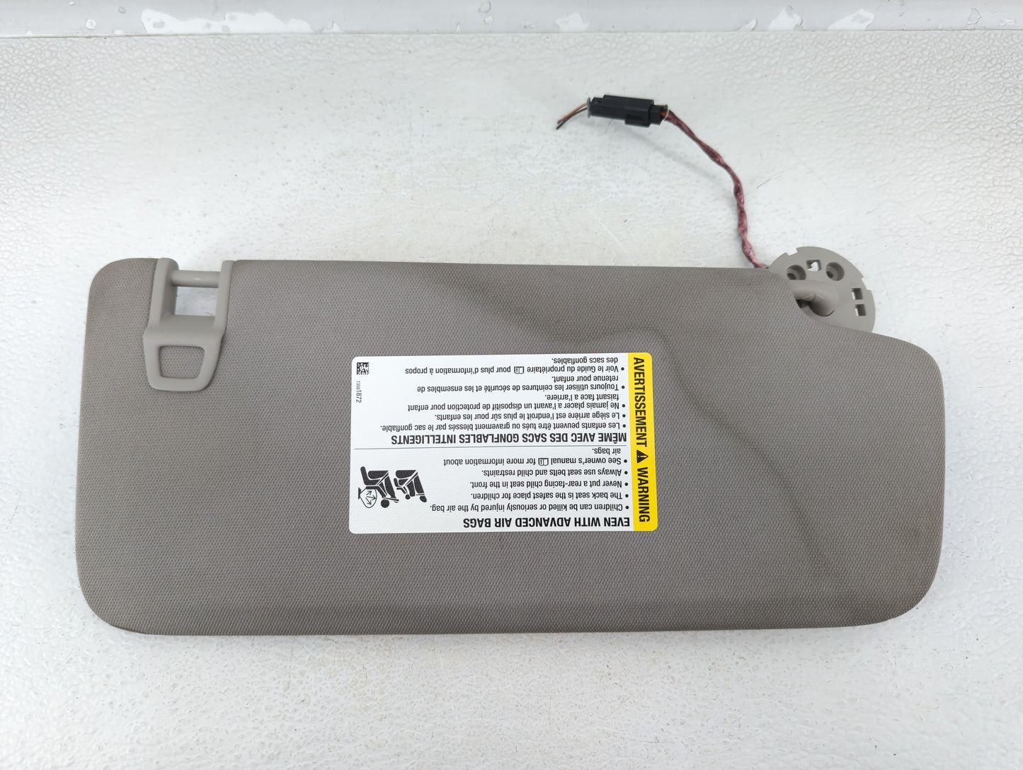 2018-2020 Buick Enclave Sun Visor Shade Replacement Driver Left Mirror Fits Fits 2018 2019 2020 OEM Used Auto Parts - Oemuse