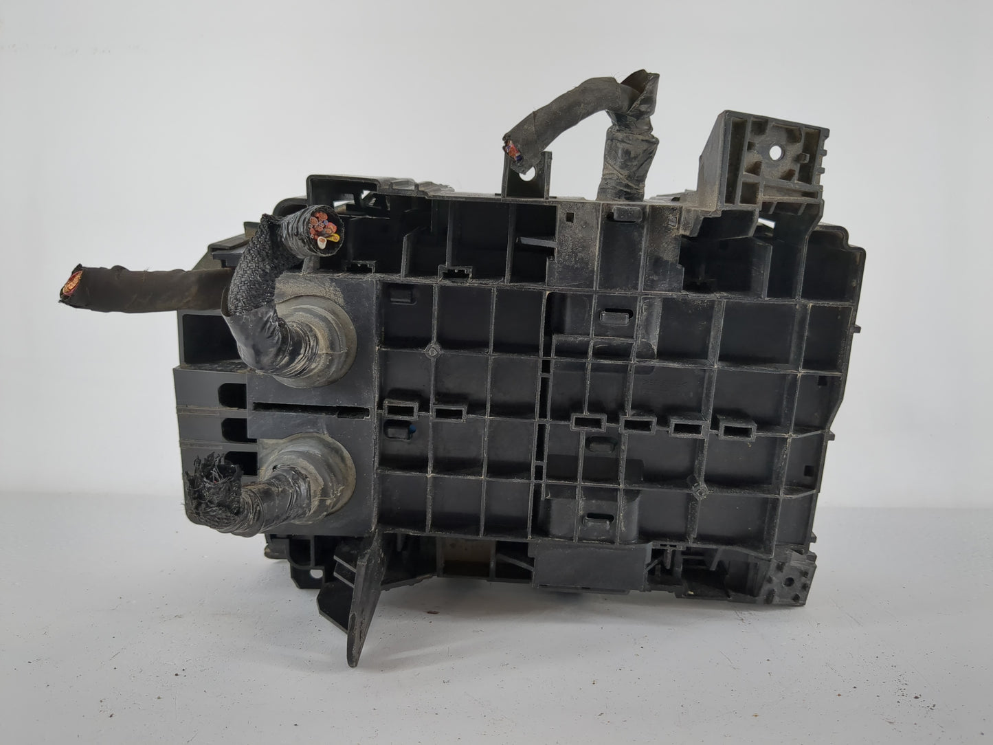2019-2021 Chevrolet Malibu Fusebox Fuse Box Panel Relay Module P/N:85950807 Fits Fits 2019 2020 2021 OEM Used Auto Parts - O