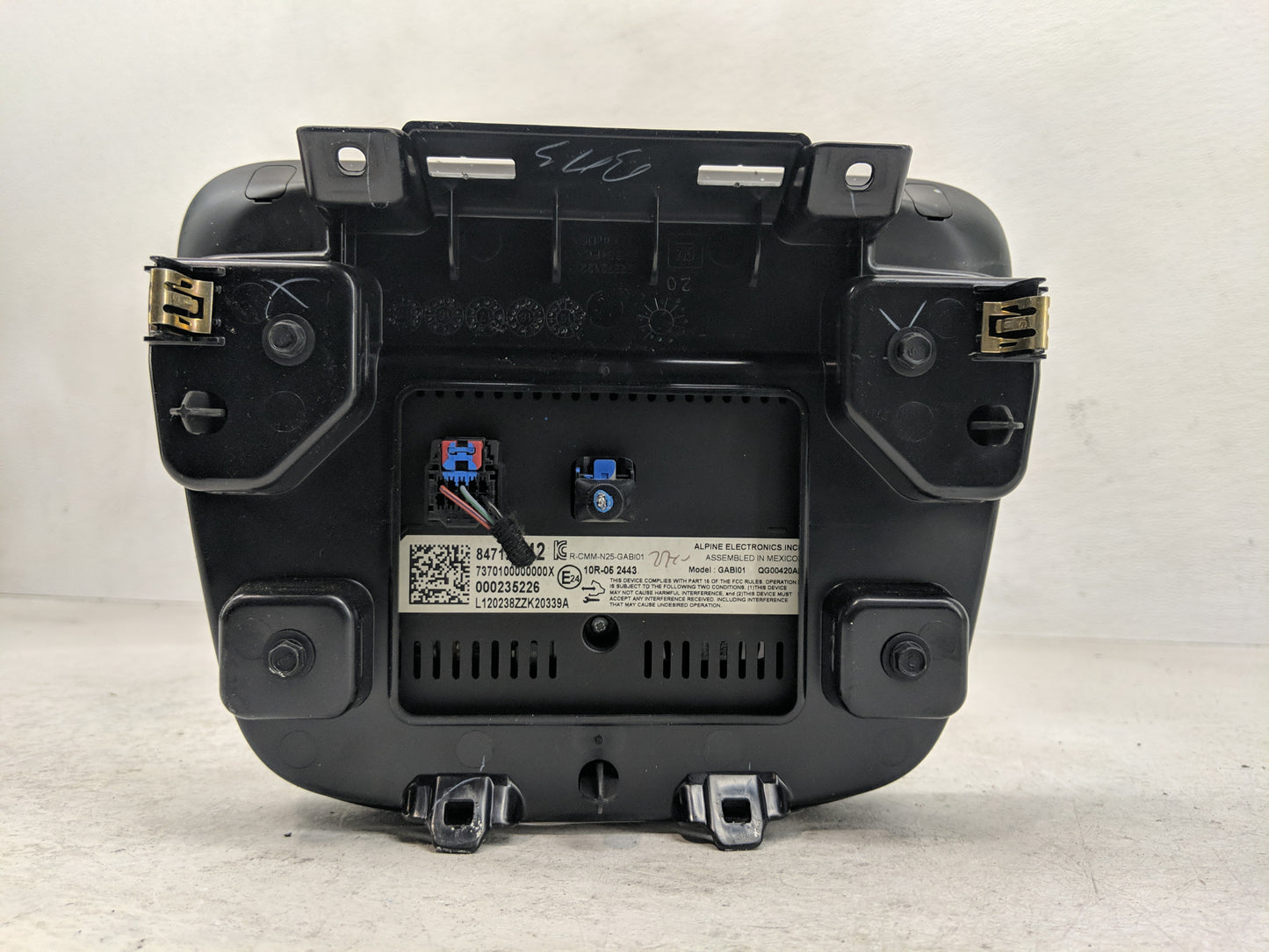 2021 Chevrolet Malibu Radio AM FM Cd Player Receiver Replacement Fits OEM Used Auto Parts - Oemusedautoparts1.com