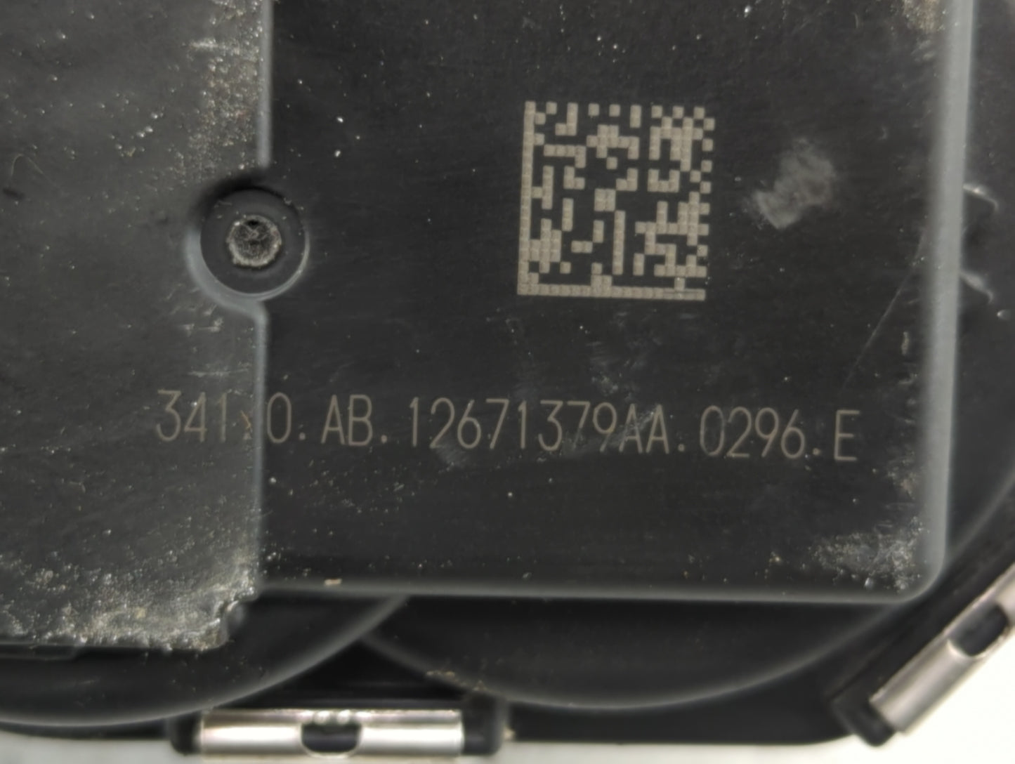 2016-2021 Chevrolet Malibu Throttle Body P/N:12671379AA Fits Fits 2016 2017 2018 2019 2020 2021 2022 OEM Used Auto Parts - O