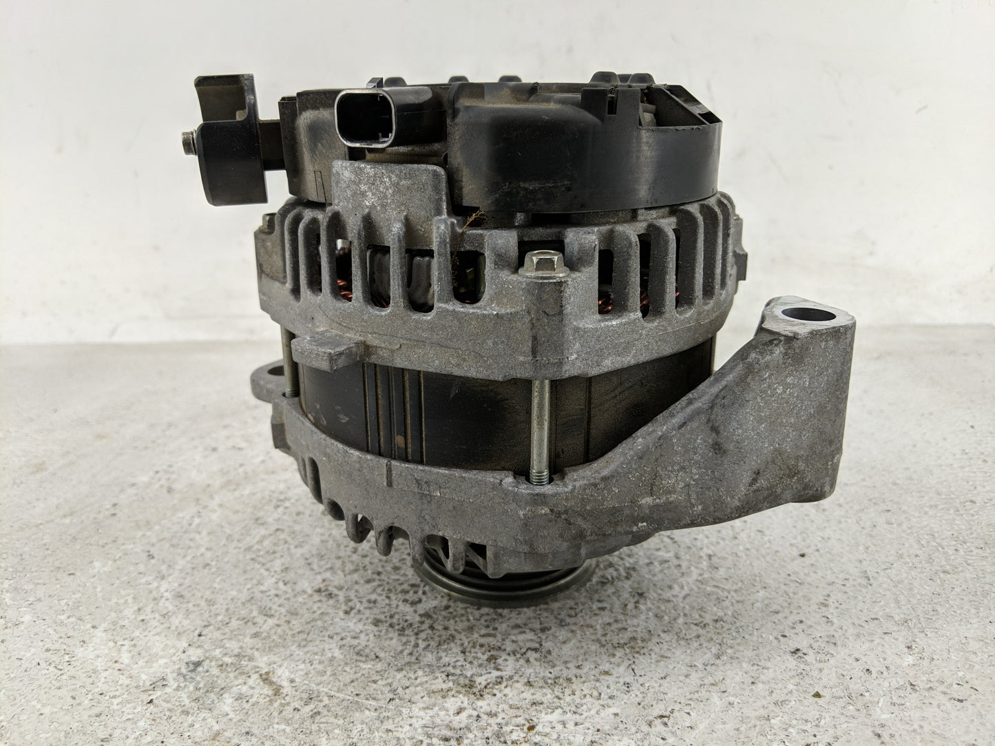 2019-2022 Chevrolet Silverado 1500 Alternator Replacement Generator Charging Assembly Engine OEM P/N:812735063 13539726 Fits