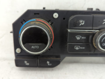 2020-2022 Chevrolet Silverado 1500 Climate Control Module Temperature AC/Heater Replacement P/N:84692241 Fits Fits 2020 2021 2022 OEM Used Auto Parts