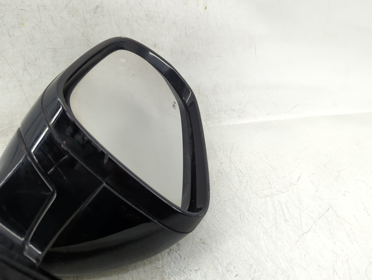 2021-2022 Chevrolet Trailblazer Driver Side View Mirror - Left Door Mirror OEM Used - Oemusedautoparts1.com