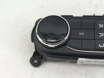 2021-2022 Chevrolet Trailblazer Climate Control Module Temperature AC/Heater Replacement P/N:42775570 7370200000000X Fits OEM Used Auto Parts