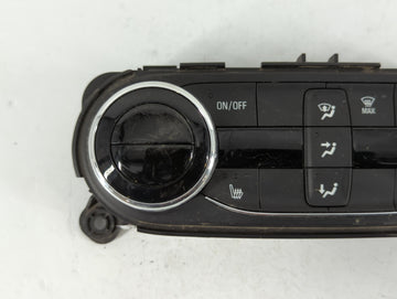 2021-2022 Chevrolet Trailblazer Climate Control Module Temperature AC/Heater Replacement P/N:42729743 Fits Fits 2021 2022 OEM Used Auto Parts