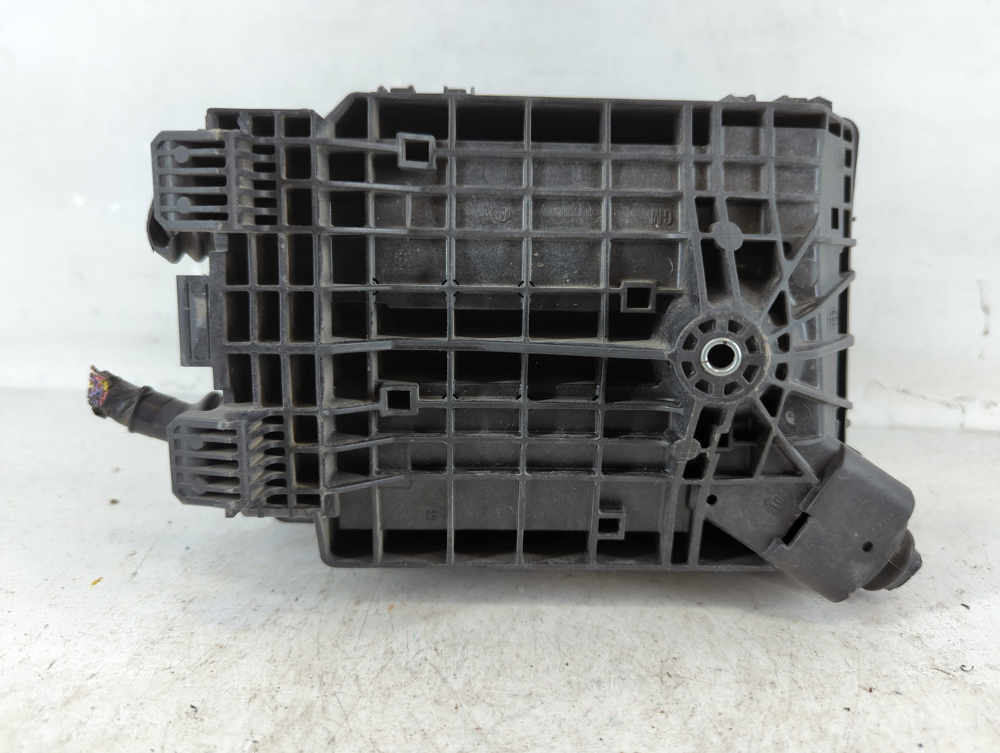2021-2022 Chevrolet Trailblazer Fusebox Fuse Box Panel Relay Module P/N:42745052 Fits Fits 2021 2022 OEM Used Auto Parts - O