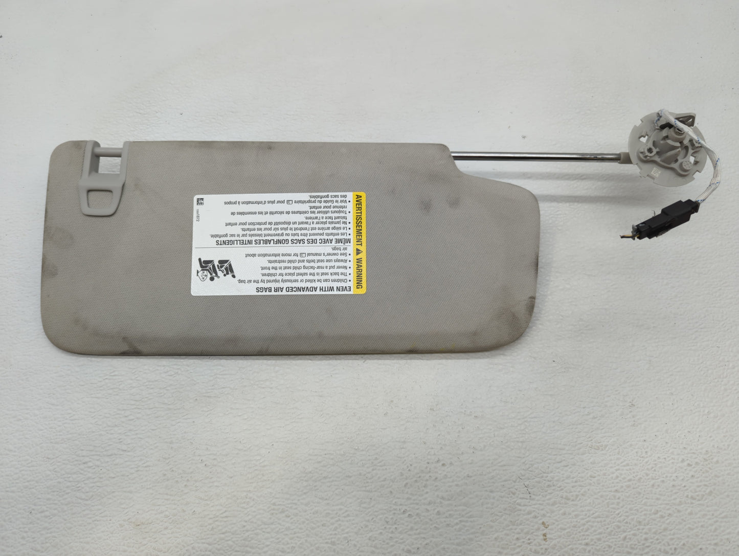 2018-2022 Chevrolet Traverse Sun Visor Shade Replacement Passenger Right Mirror Fits Fits 2018 2019 2020 2021 2022 OEM Used