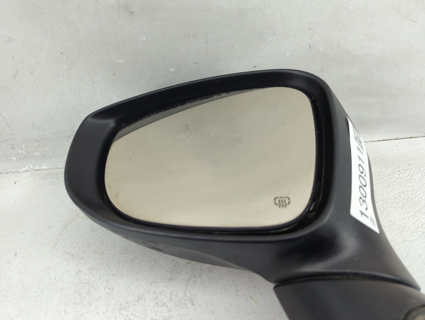 2020-2021 Chrysler Voyager Driver Side View Mirror - Left Door Mirror OEM Used - Oemusedautoparts1.com