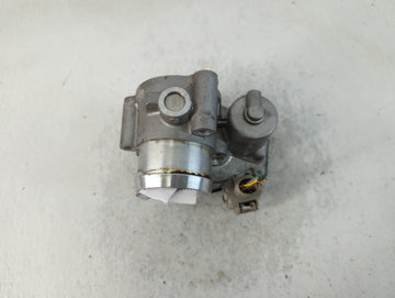 2018-2021 Ford Ecosport Throttle Body P/N:CM5G-9F991-GA B20 339 0033 Fits Fits 2018 2019 2020 2021 OEM Used Auto Parts