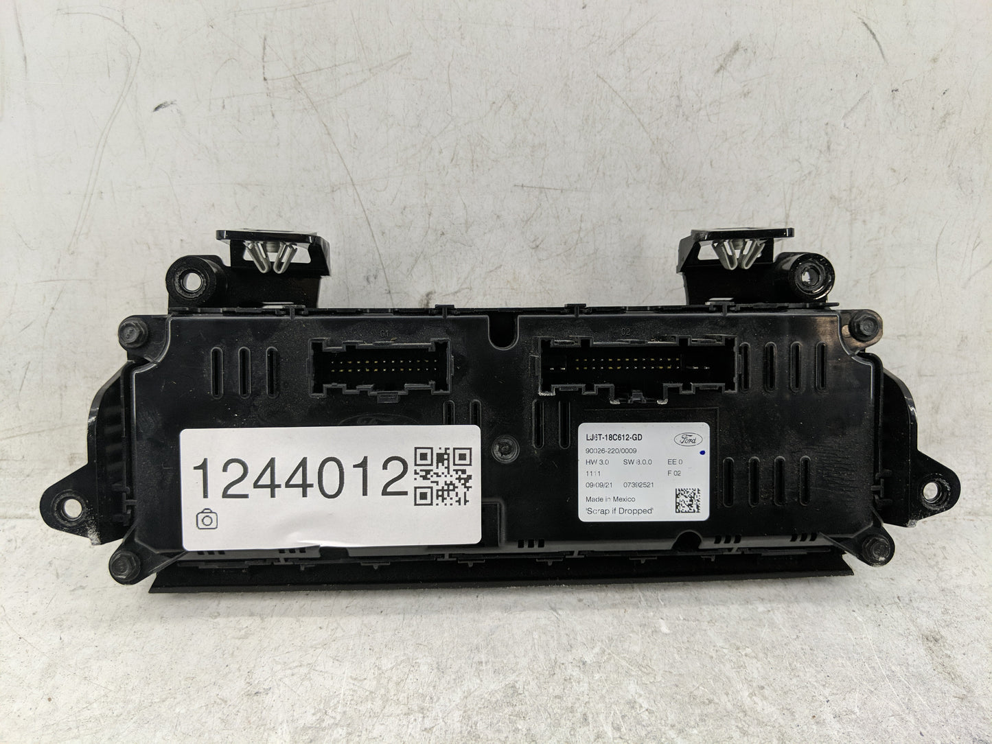 2020-2022 Ford Escape Climate Control Module Temperature AC/Heater Replacement P/N:LJ6T-18C612-GD Fits Fits 2020 2021 2022 O